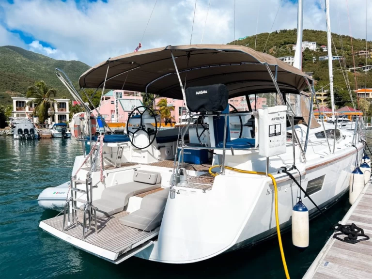 Location bateau Saint-George pas cher Jeanneau 54