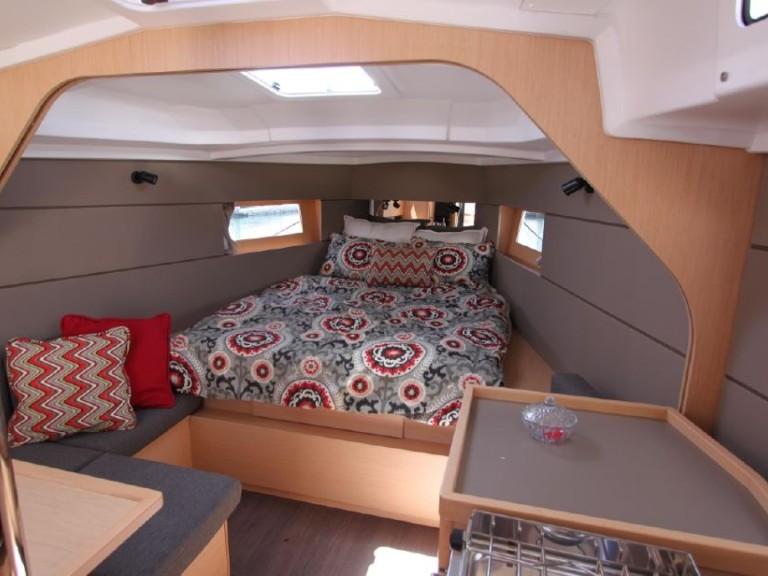 Location bateau Bénéteau Oceanis 38 à Trogir sur Samboat
