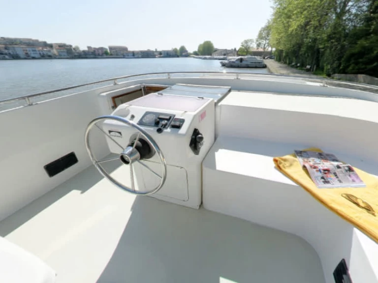 Louez un Le Boat Royal Classique à Trèbes