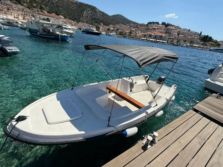Location Bateau à moteur à Hvar - Adria Adria10