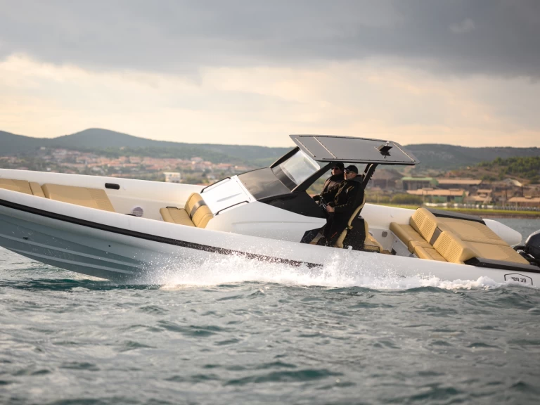 Location Bateau à moteur à Pounta - ZEN MARINE ZEN 40S