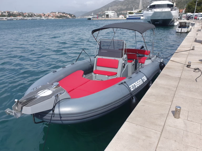 Marlin Boat 790 Pro Dynamic a louer à Marina Frapa Dubrovnik