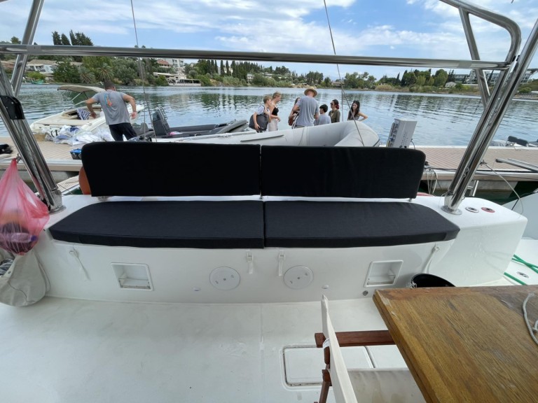 Louer Catamaran avec ou sans skipper Lagoon à Gouviá