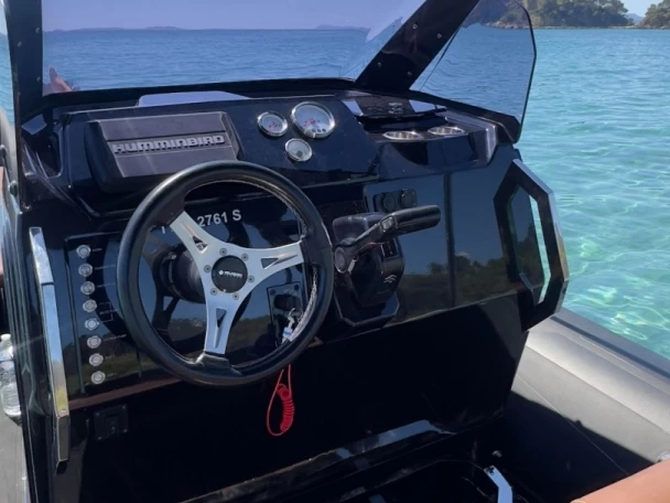 Location bateau Hyères pas cher Eagle 8