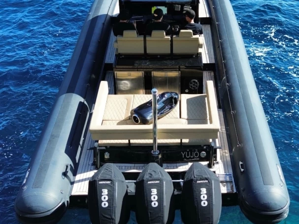 Semi-rigide à louer à Hyères au meilleur prix