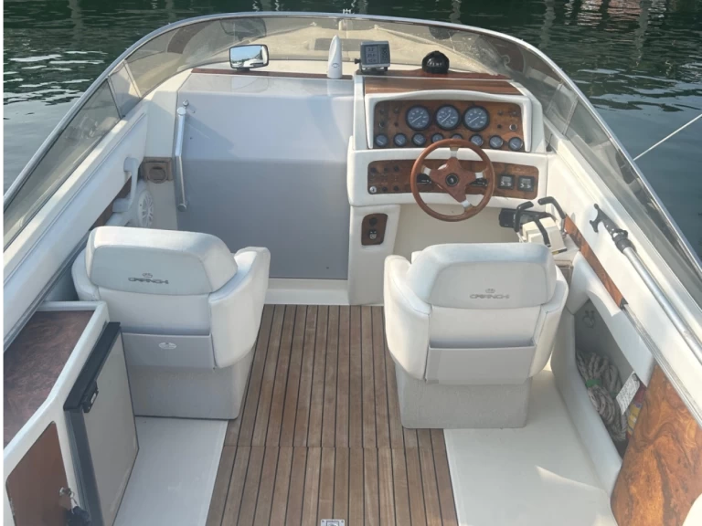 Louez un Cranchi Clipper 760 à Angera