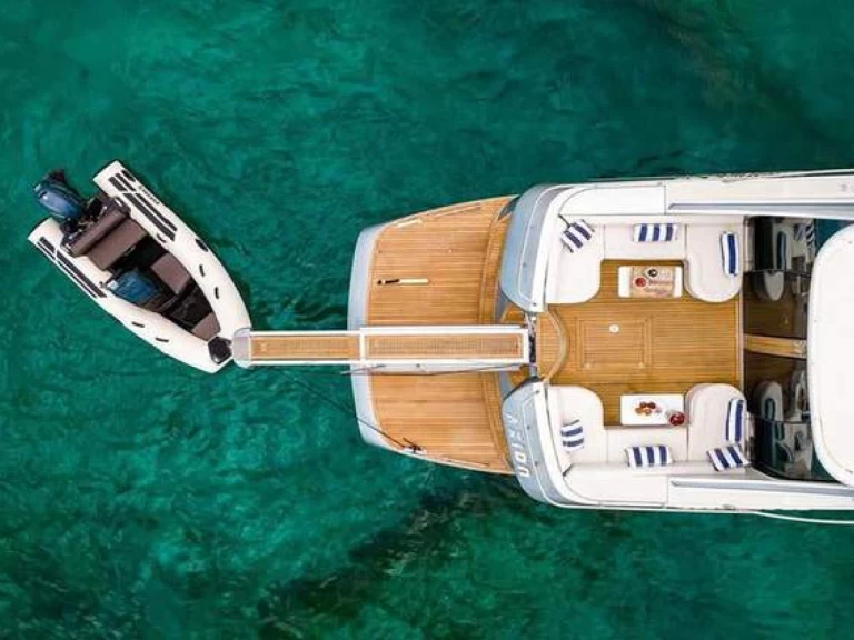 Location à Ornós - Pershing Pershing 65 sur SamBoat