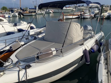 Barca a motore a noleggio a Camogli al miglior prezzo