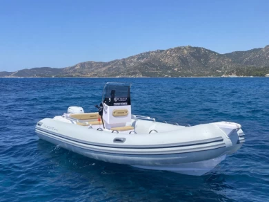 Hyra RIB med eller utan skeppare Italboats Villasimius 