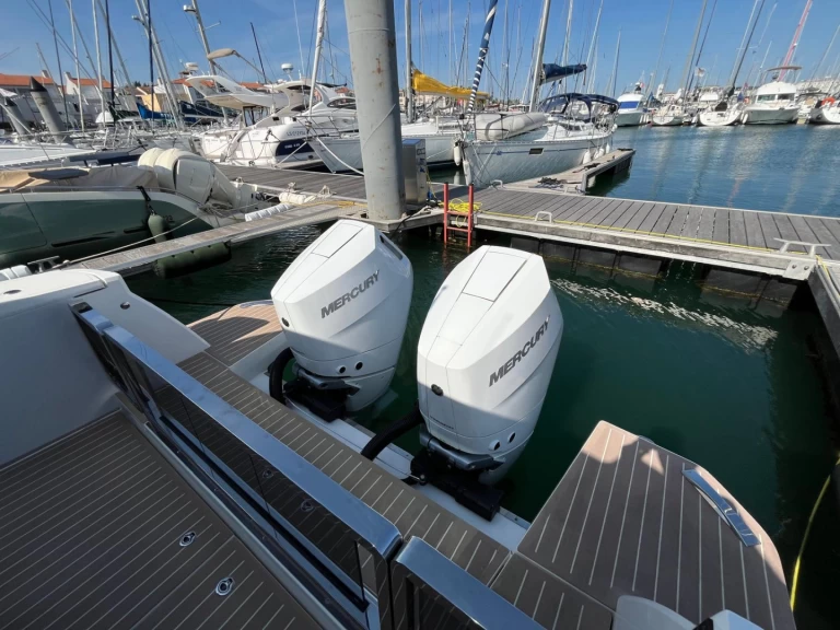 Bateau à moteur à louer à Les Sables-d'Olonne au meilleur prix