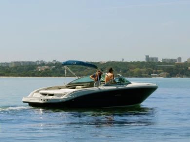 Noleggio Barca a motore con o senza skipper Sea Ray a Lisbonne