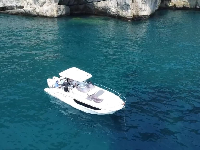 Bateau à moteur à louer à Amalfi au meilleur prix