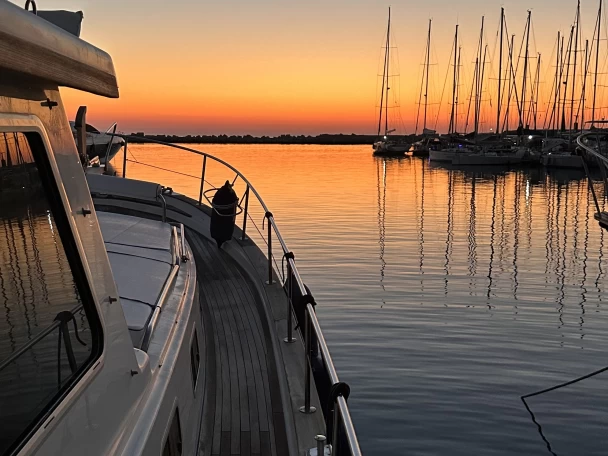 Louez un Menorquin-Yachts Menorquin yacht 160 fly  à Marzamemi