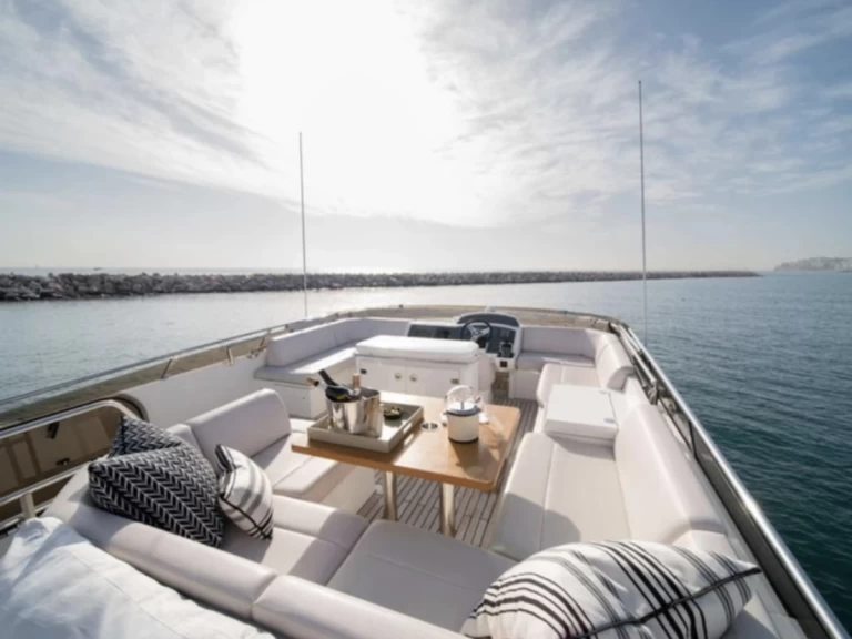 Princess Princess 62 Fly a louer à Portisco