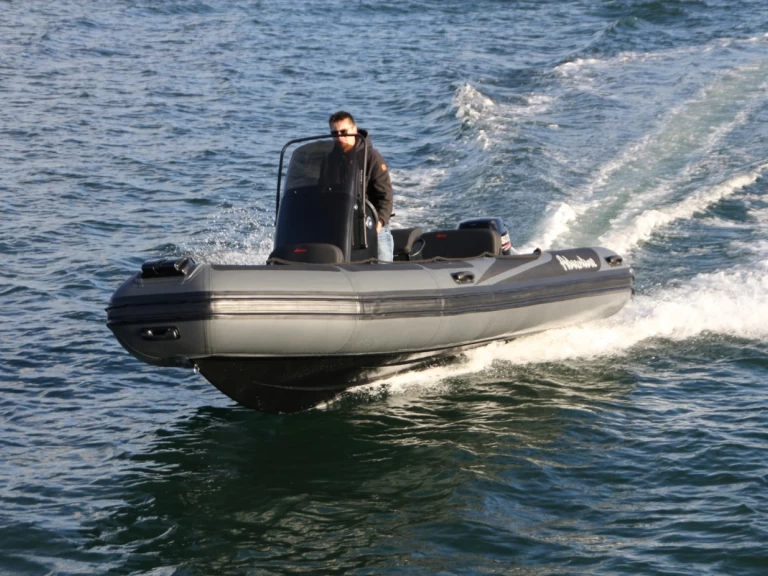 Semi-rigide à louer à Larmor-Plage au meilleur prix