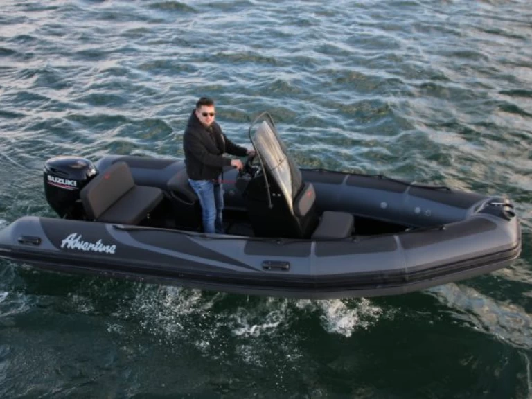 Location à Larmor-Plage - Adventure Vesta 500  sur SamBoat