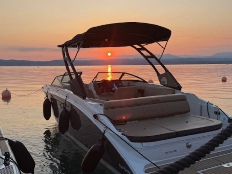 Bateau à moteur à louer à Bardolino au meilleur prix