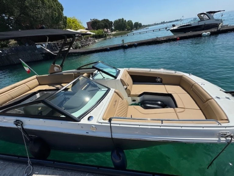 Louez un Sea Ray Sea Ray 270 SDX à Bardolino