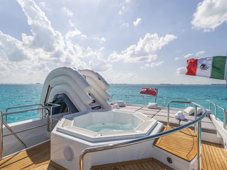 Location bateau Heesen 115 à Cancún sur Samboat