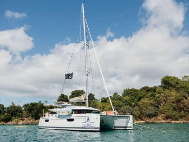 Wynajem Luksusowy jacht Fountaine Pajot z patentem 