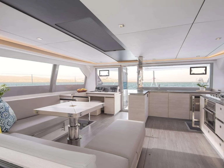 Location Yacht Robertson and Caine avec permis