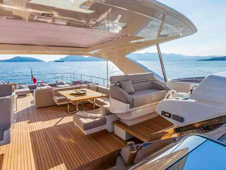 Location bateau Ferretti Morning Star à Kumbor sur Samboat