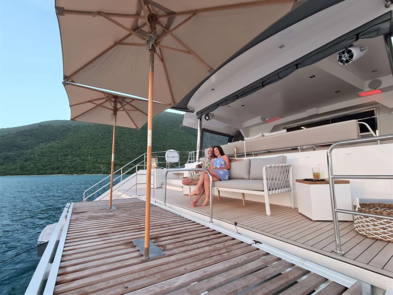 Location à Grenadines - Privilege ALLURE 64 sur SamBoat