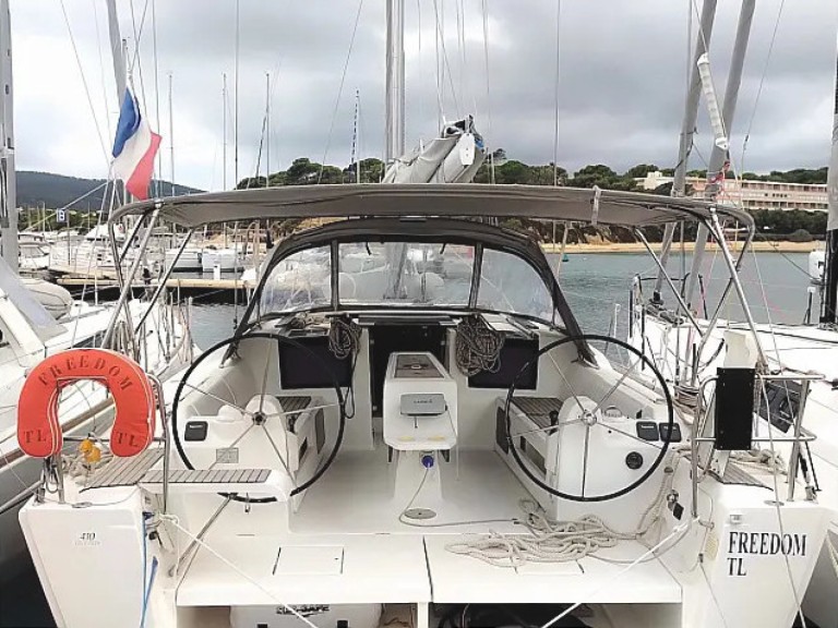 Voilier à louer à Álimos au meilleur prix