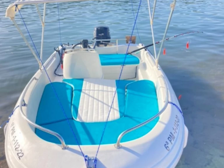 Bateau à moteur à louer à Port d'Andratx au meilleur prix