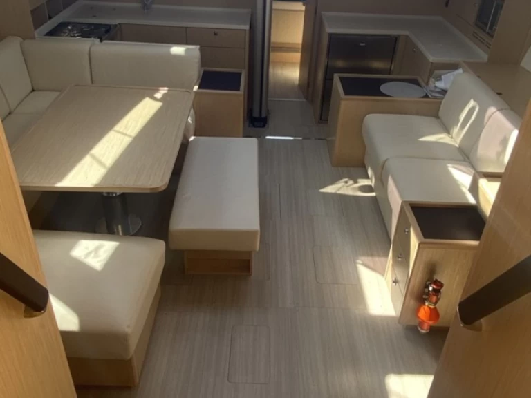 Location bateau Lávrio pas cher Bavaria C57 Style