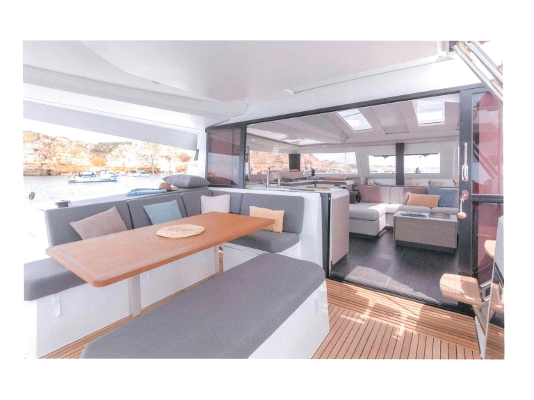 Location Catamaran Fountaine Pajot avec permis