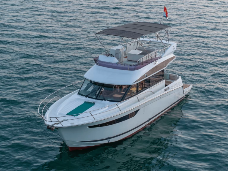 Jeanneau Velasco 43 Fly a louer à Hạ Long