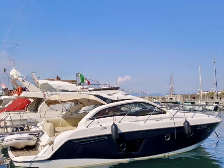 Sessa Marine C38 a louer à Naples