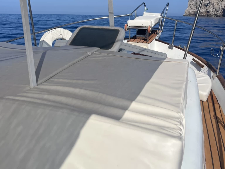 Louer Bateau à moteur avec ou sans skipper Majoni à Palma de Majorque