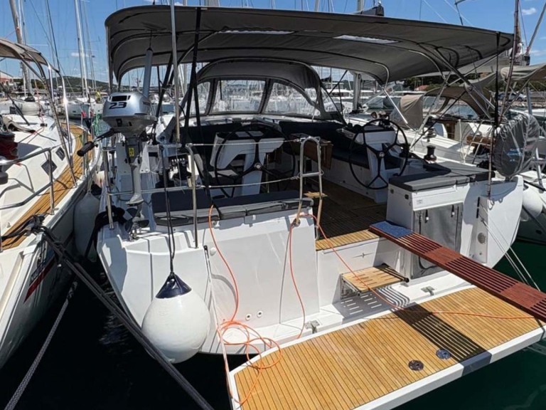 Louez un Bavaria Bavaria C46 à Trogir
