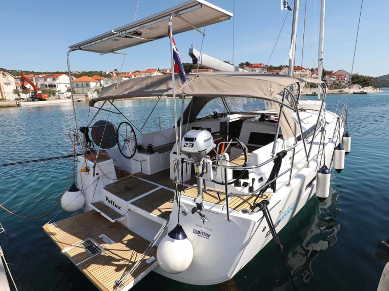 Louer Voilier avec ou sans skipper Jeanneau à Trogir