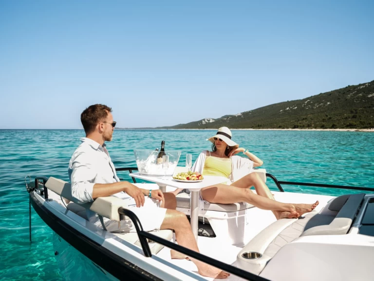 Louez un Axopar Axopar 29 Sun Top à Zaton