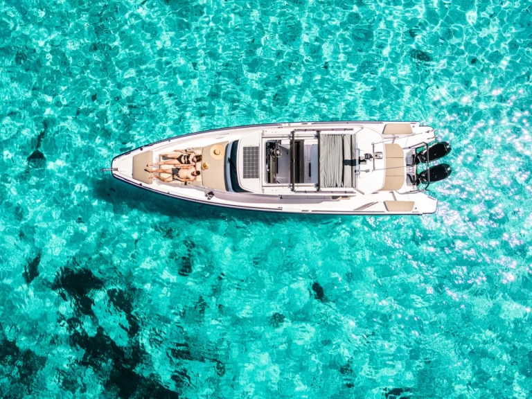 Axopar Axopar 37 Sun-Top a louer à Zaton