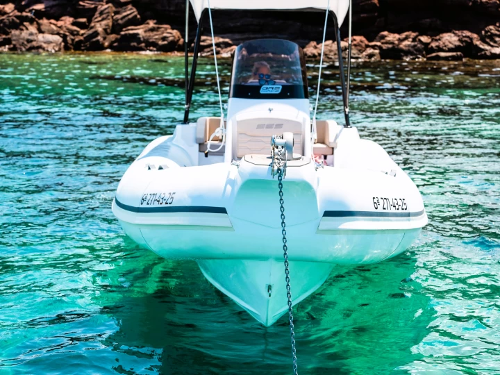 Location Semi-rigide Oromarine avec permis