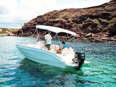 Motorová loď k pronájmu v Fornells za nejlepší cenu