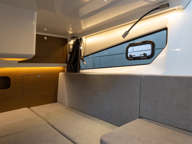 Bénéteau Antares 11 FLY a louer à Split