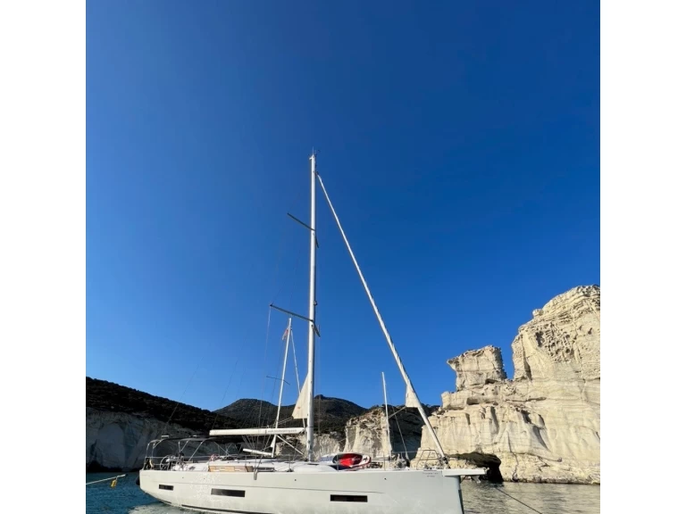 Location bateau Lávrio pas cher Dufour 530