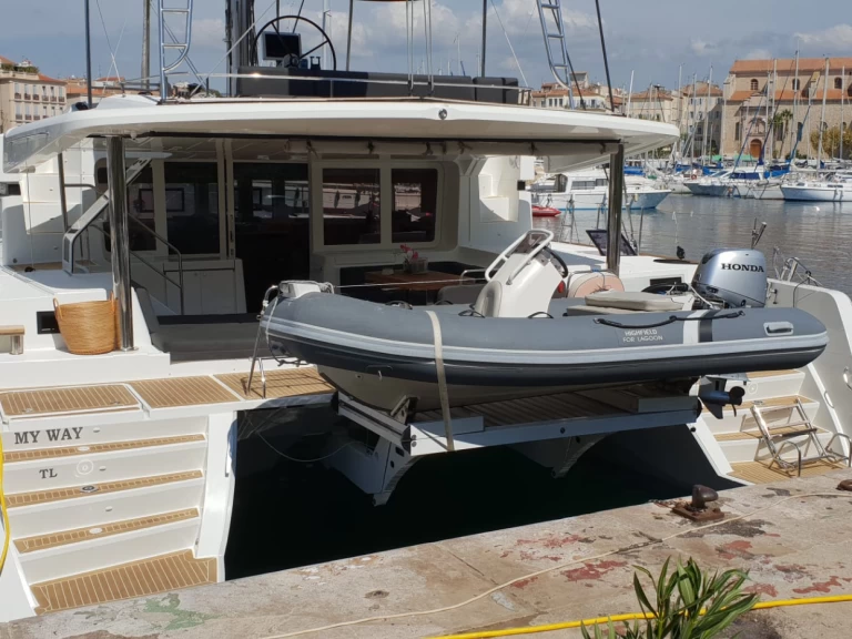 Location bateau Ajaccio pas cher Lagoon 52 F