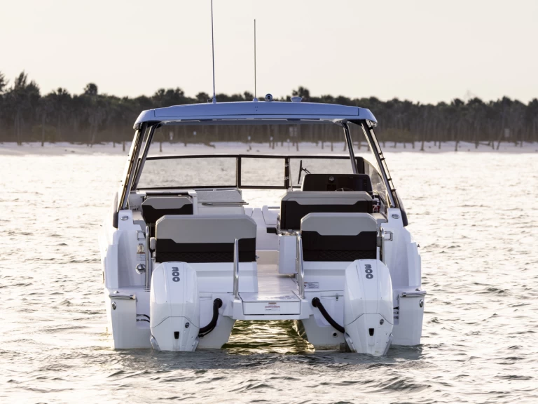 Location à Ajaccio - Aquila Aquila 32 Sport sur SamBoat