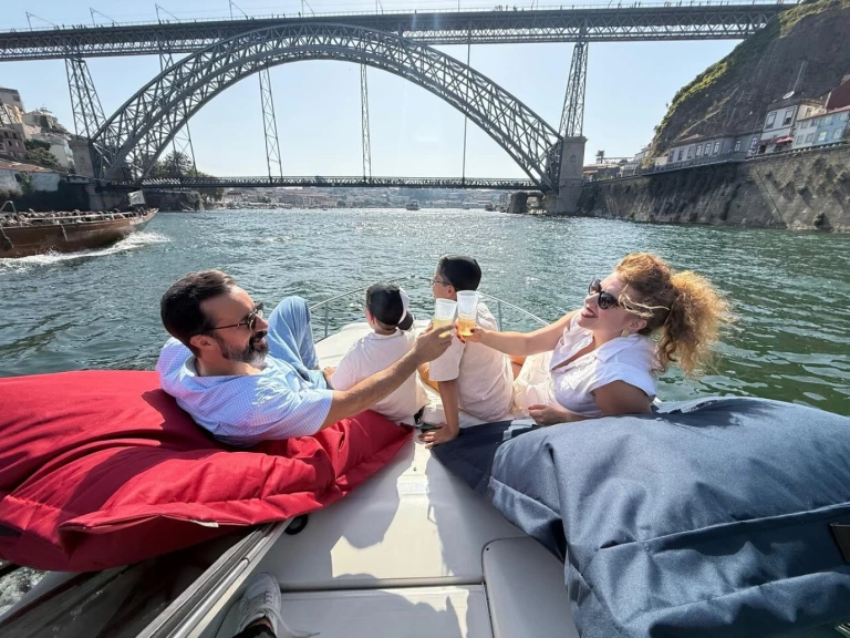 Location bateau Sea Ray Sea Ray 275 Sundancer à Porto sur Samboat