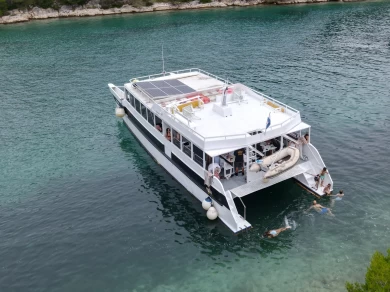  Catamaran de alquiler a Split