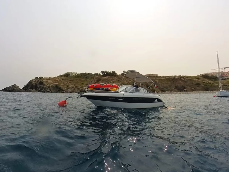 Bateau à moteur à louer à Saint-Cyprien au meilleur prix