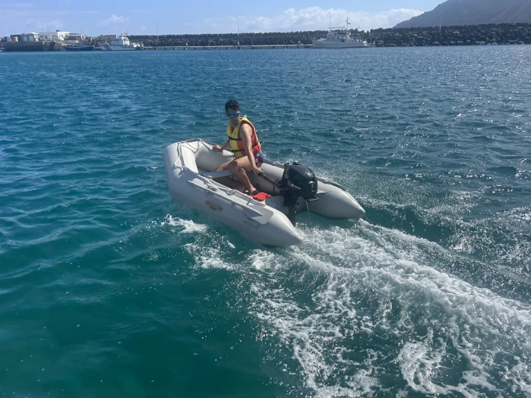 Semi-rigide à louer à Caleta de Sebo au meilleur prix