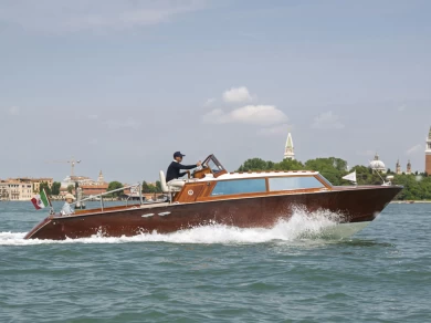 Boat rental Serenella My Way in Venise on Samboat