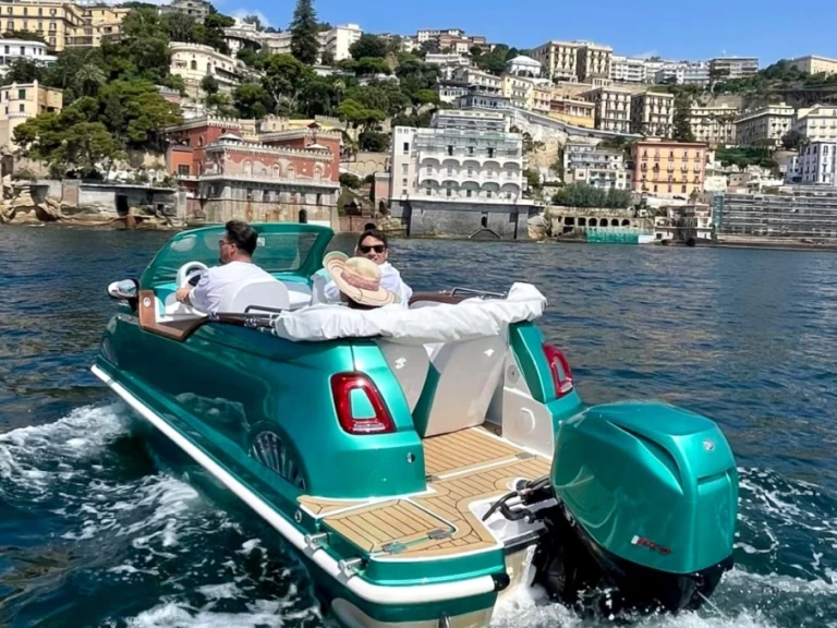 Location bateau Naples pas cher 500 VIP LOUNGE